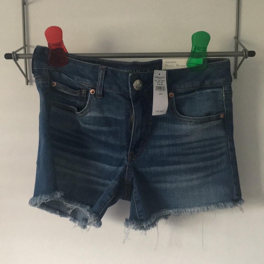 American Eagle Midi Shorts size 8 NWT smoke free